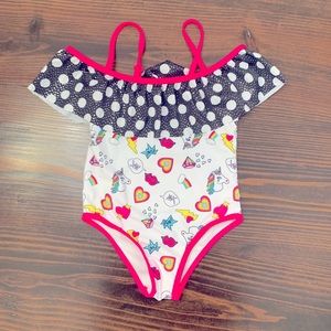 Off the shoulders swimsuit